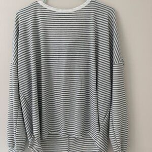 Pink Lily Black and White Sz L Long Sleeve Top